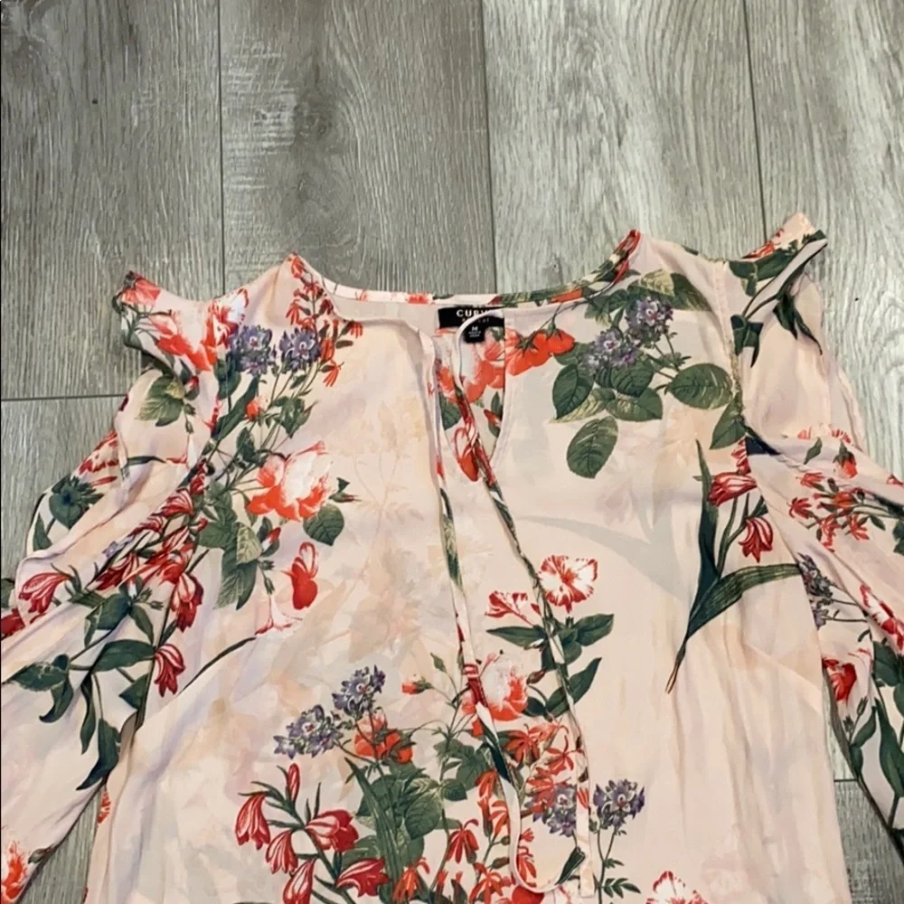 Curve Appeal Cold Shoulder Flutter Sleeve Blouse - Picture 5 of 6